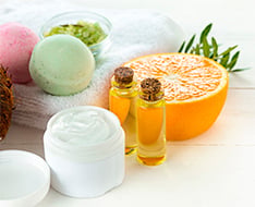 Large gamme de cosmétiques de qualité supérieure Large gamme de cosmétiques de qualité supérieure